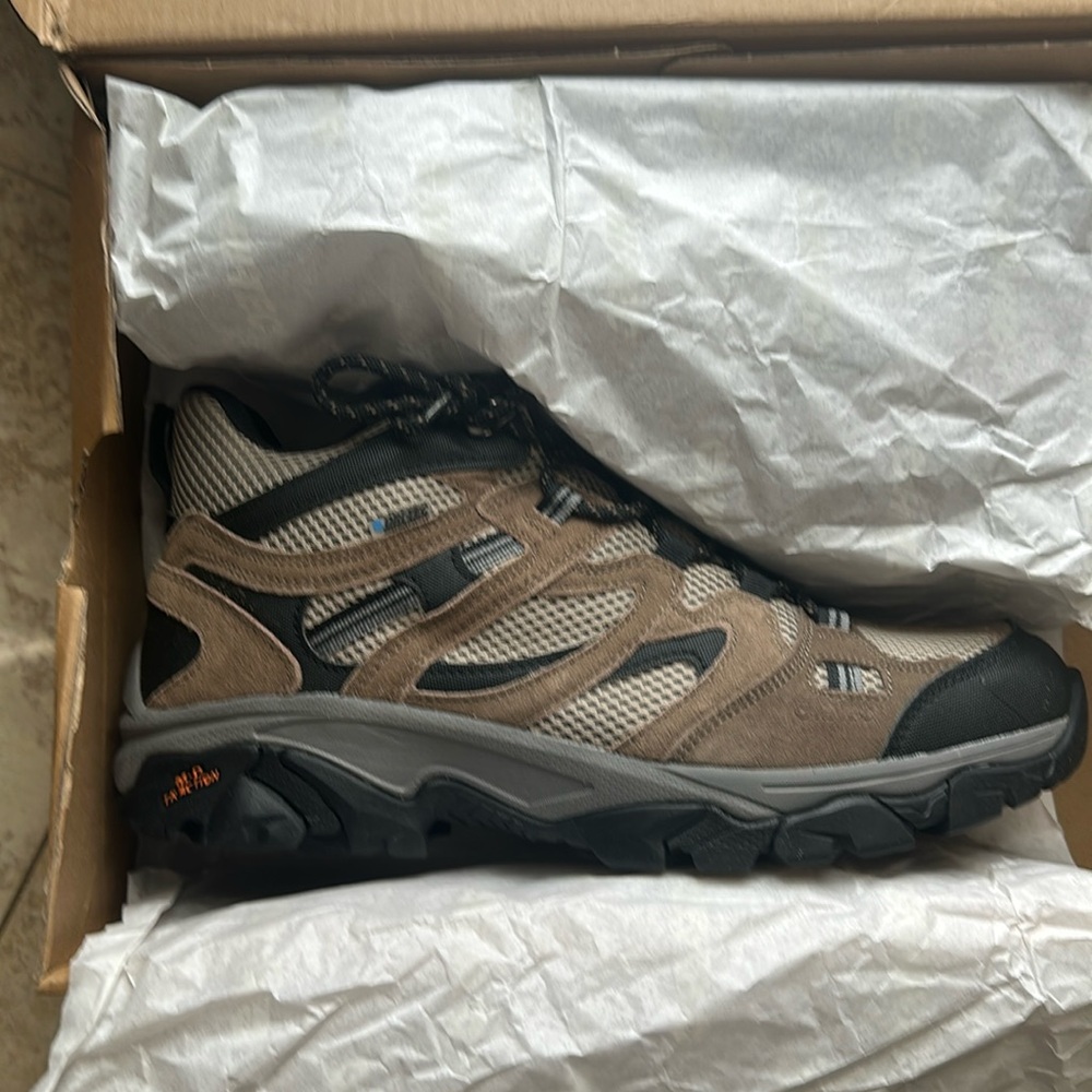 Hi-Tec Men's Waterproof Hiking Boots Size 11M Tan Lace Up Outdoors Gorpcore